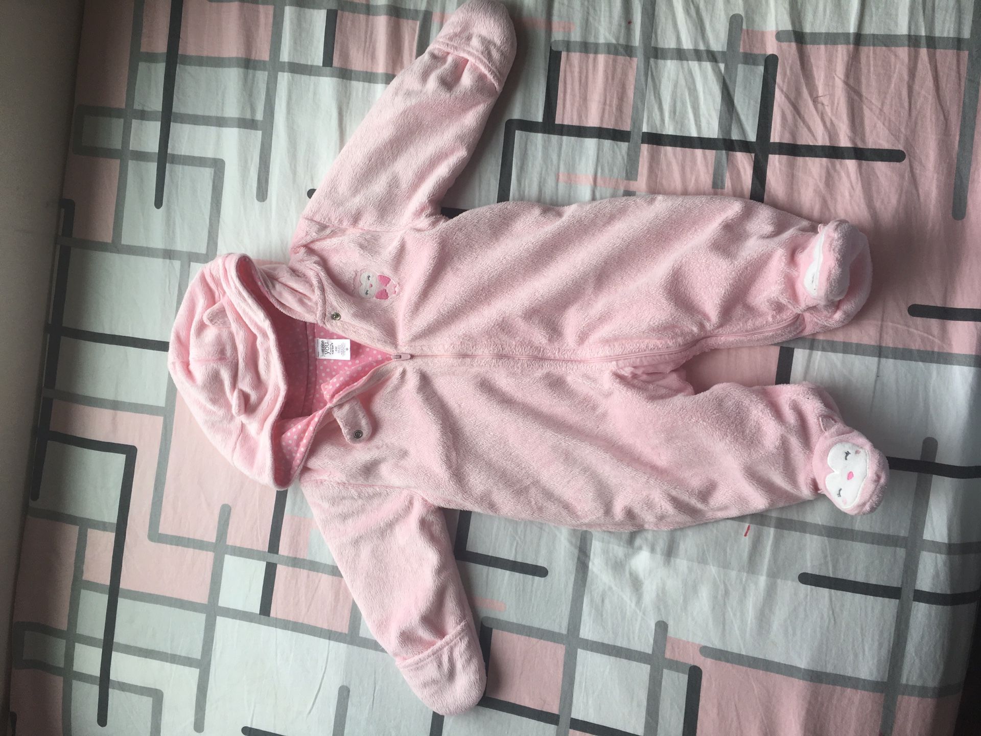 Carter’s fluffy onesie 6m
