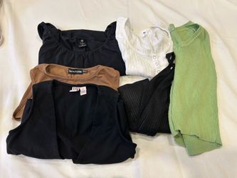 Womens top bundle medium
