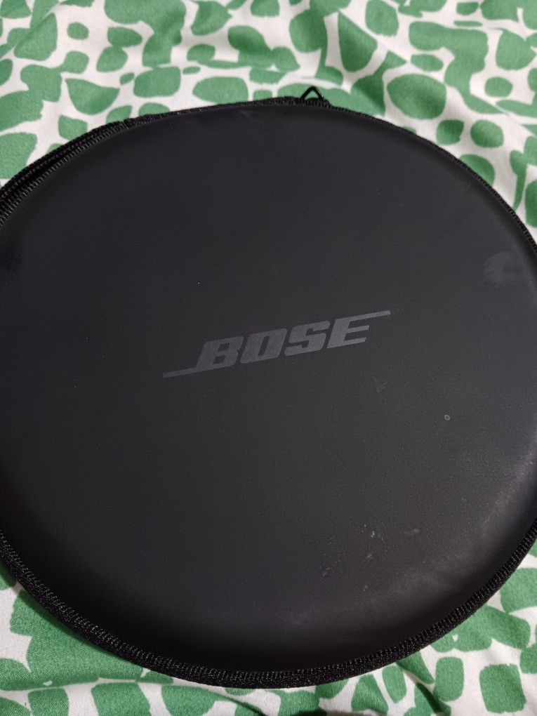 Bose Quiet Control 30 Wireless Headphones 