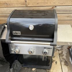 Weber Spirit E-315 3-Burner Natural Gas Grill in Black