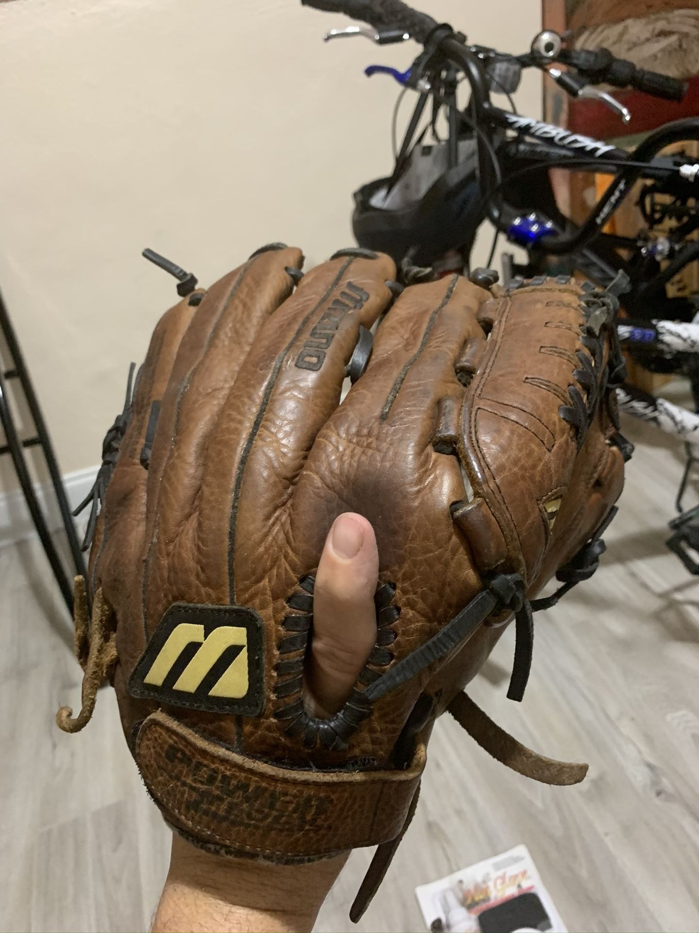 Mizuno baseball softball Glove 12.5”