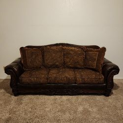 Free!! Gorgeous Ornate Traditional Leather Sofa - Like New Condition! 96" Wide