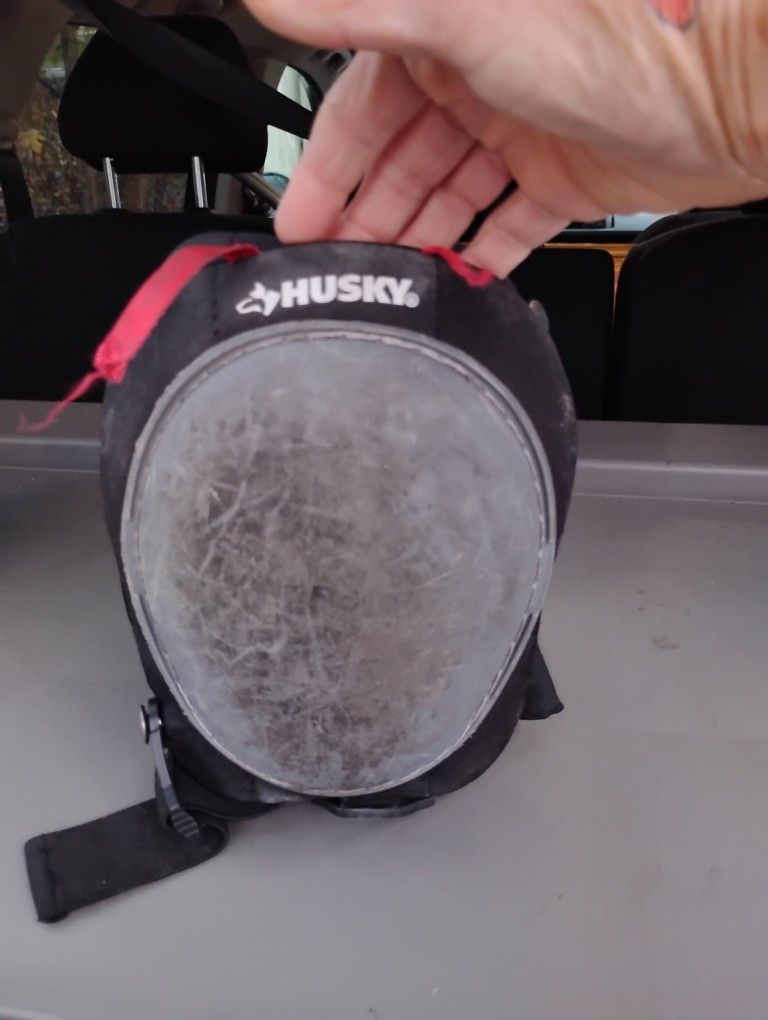 Husky knee pads