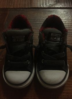 Boys converse size 6