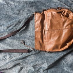 The Sak Crossover Body Bag 