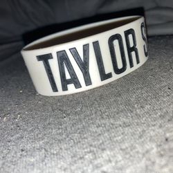 ONE Taylor Swift Red Tour Bracelet (white)