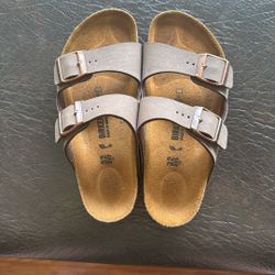 Kids Birkenstock Sandals - Size 32