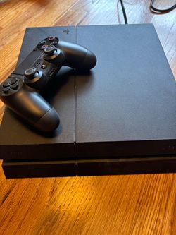 Sony PlayStation 4 Console with Controller
