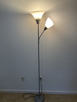 Light Stand With 2 Bulbs