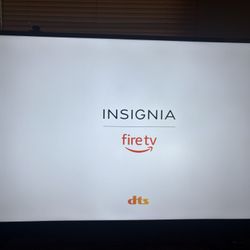 55” SMART INSIGNIA FIRE TV WITH REMOTE USED BUT WORKS PERFECT SELLING BECAUSE IM GOING TO UPGRADE $200 CASH OR BEST OFFER MEET UP HOMESTEAD AREA 