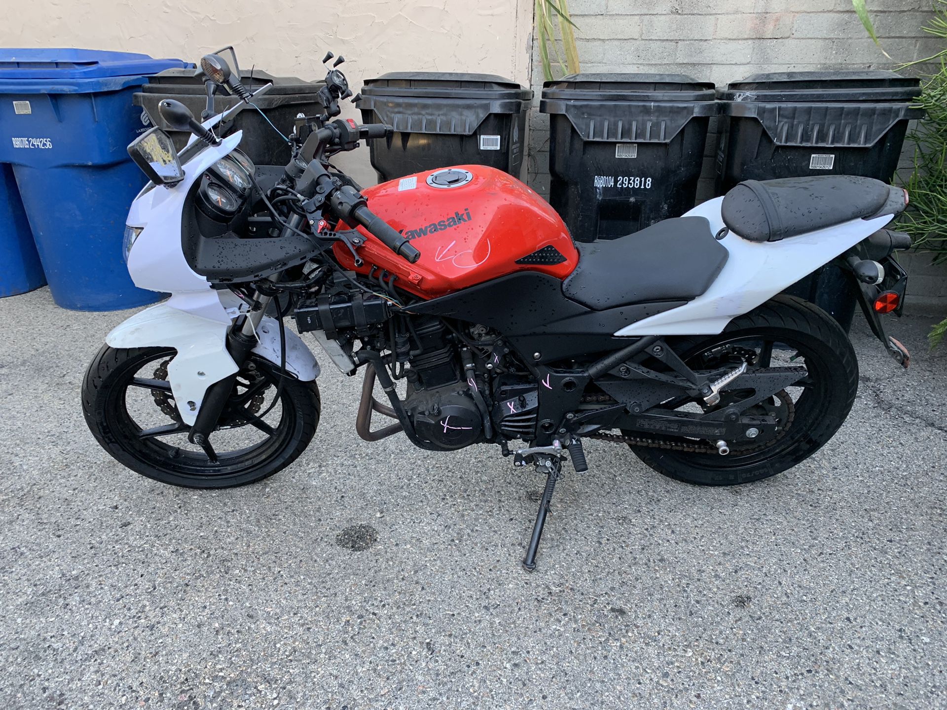 ‘09 Kawasaki Ninja 250r MOTORCYCLE - READ FULL DESCRIPTION