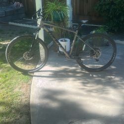 Giant Talon 4 Mountain Bike