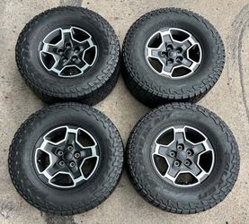 Gladiator 17 Inch Jeep Wheels And Tires