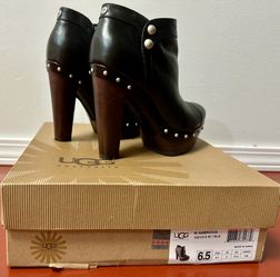 UGG BLACK PLATFORM ANKLE  BOOTS 