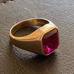 Vintage 10kt Baden & Foss Ruby Ring