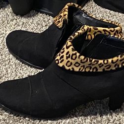 BLACK SUEDE LEOPARD TRIM BOOTIES