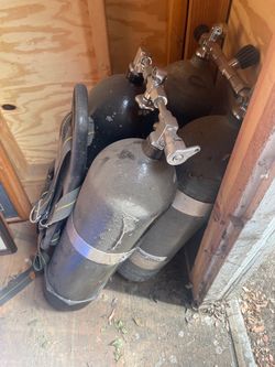 Vintage double scuba tanks