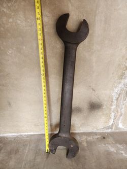 Antique/ Vintage Metal Wrenches 🔧 