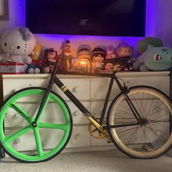 Fixie With Front Areo Spoke 