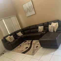 Nice Sectional Couch Like New $900 Obo