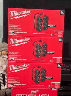 Milwaukee packout rapid charger