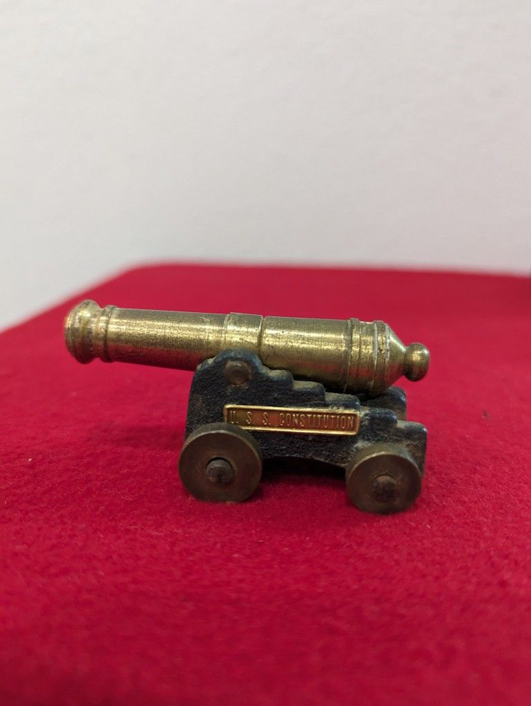 Vintage FORT FREDERICA NATIONAL MONUMENT CANNON Brass And Cast Iron PAPERWEIGHT