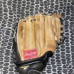 Rawlings Baseball Glove 