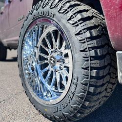 20x10 Chrome Rims And Tires 35/1250/20 RT