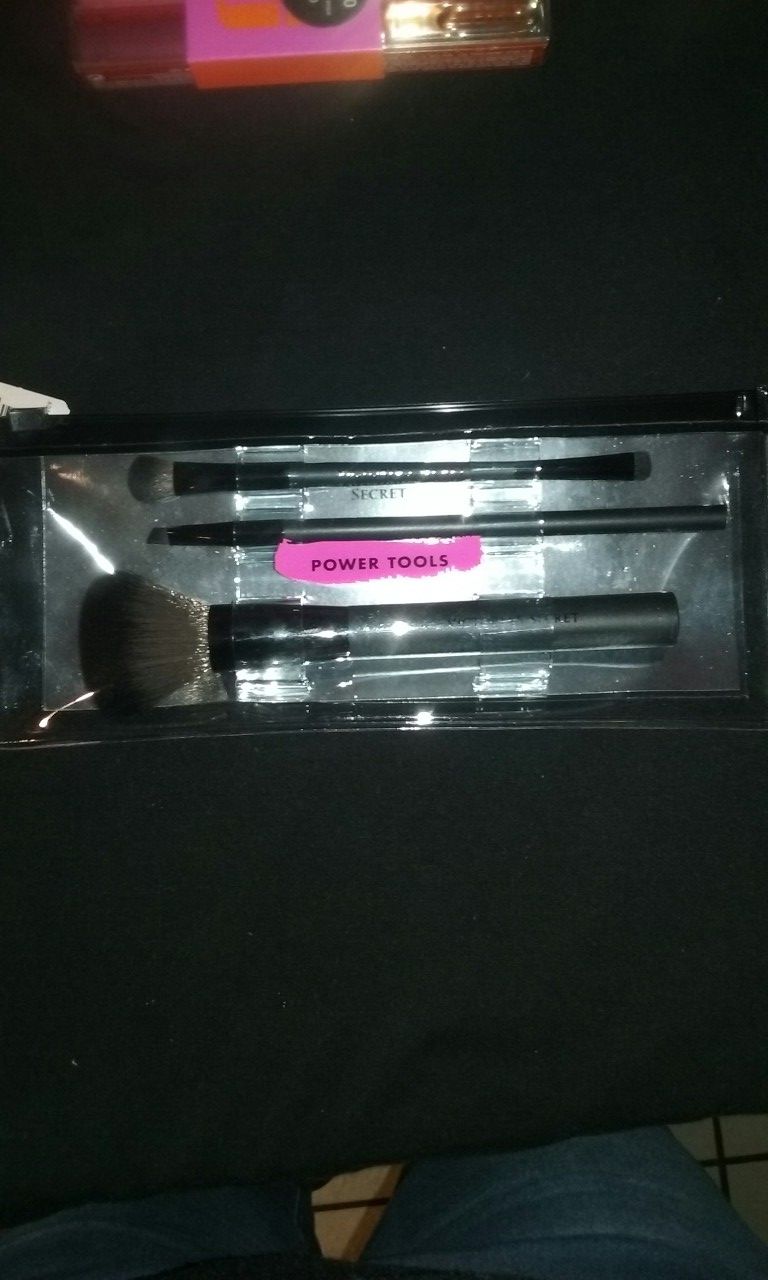 VICTORIA SECRET MAKEUP BRUSHES