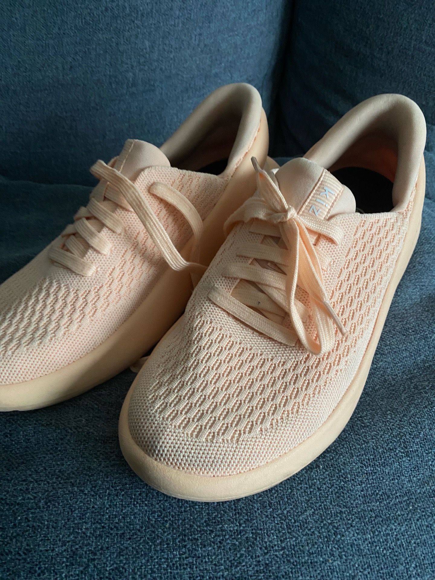 Kizik shoes color peach women’s size 7.5