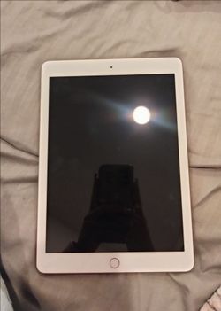 Rose gold ,Apple ipad