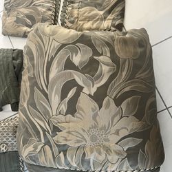 5 Piece Queen Comforter Set 