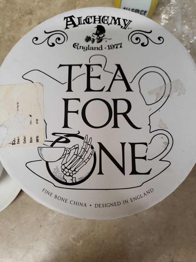 BONE CHINA TEA SET