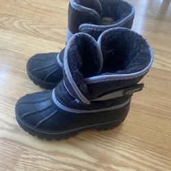Boys Black Snow Boots Size 9/10