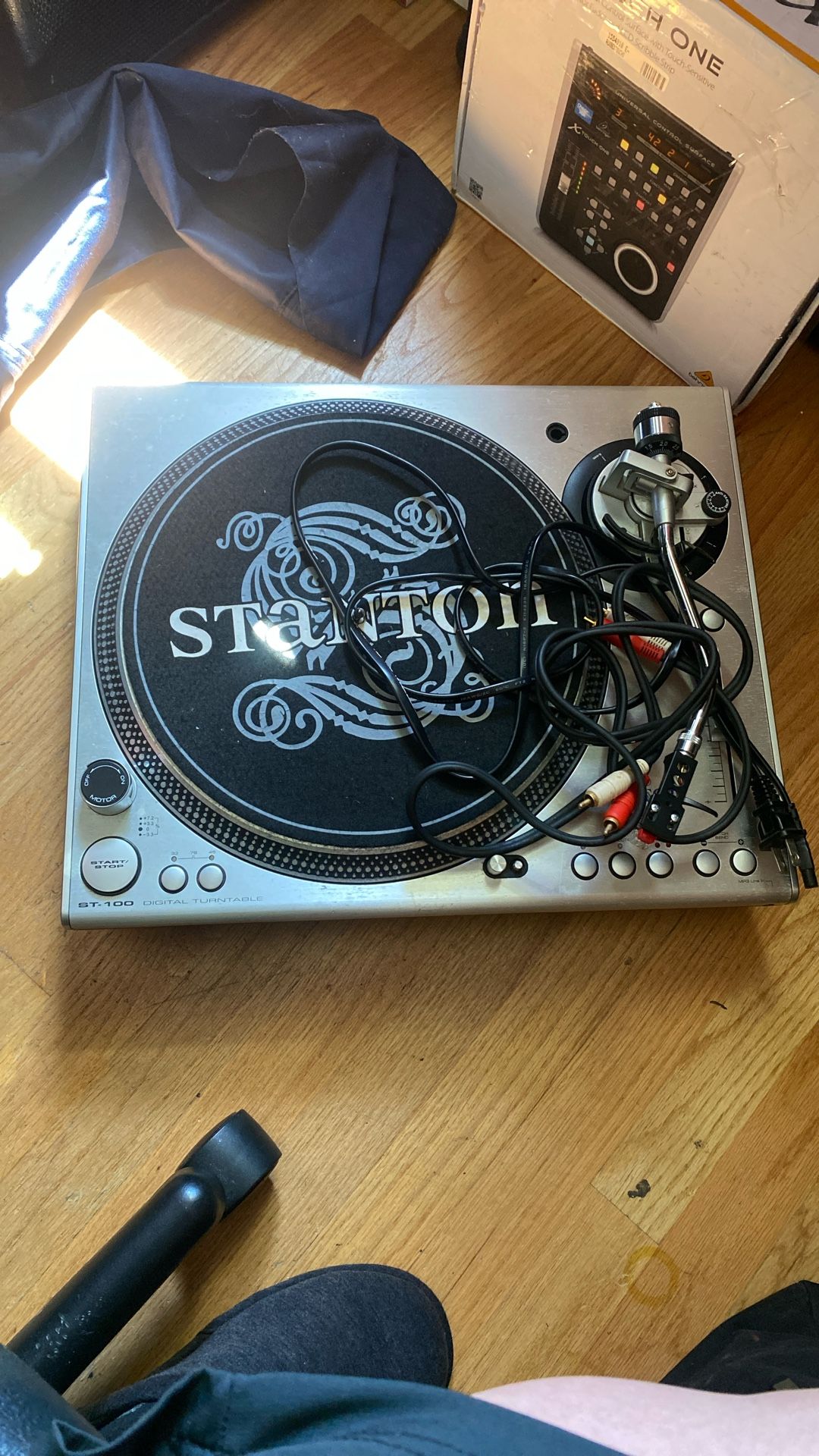 Stanton ST100 Digital Turntable