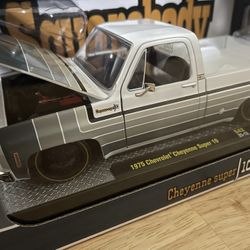 M2 Cheyenne Super 10 Squarebody 