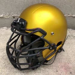 Xenith Football Helmet Size Medium In Good Condition Just Missing On Of The Face Mask Screws