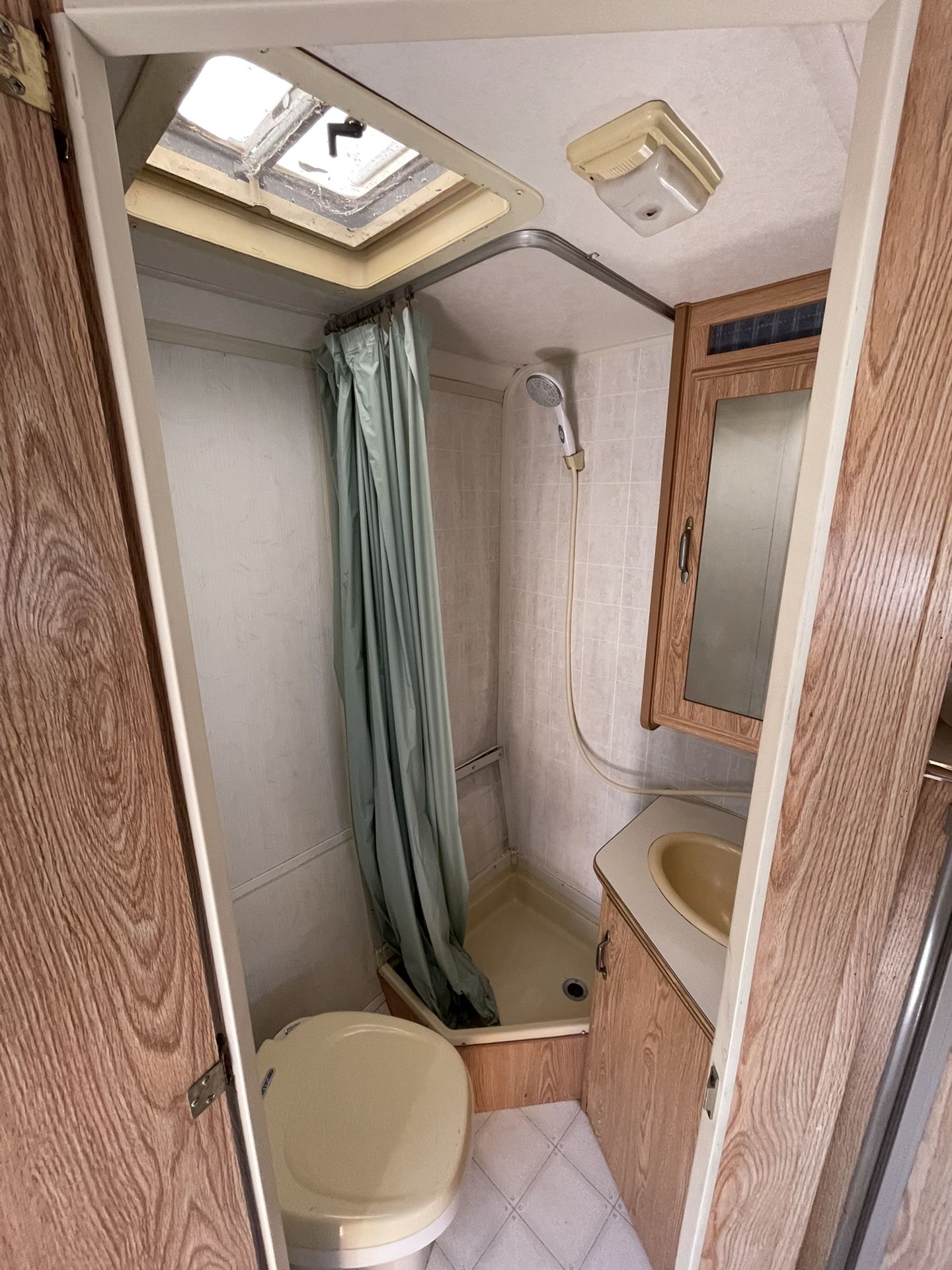 1991 Nomad Travel Trailer 16 Ft
