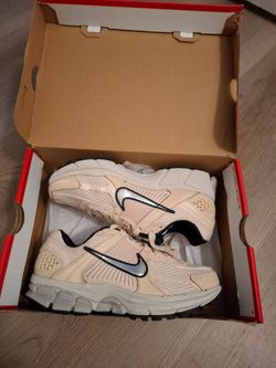 NIKE NEW $55