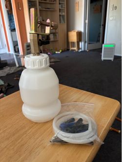 Break fluid container