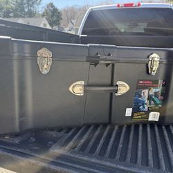 Storage tote