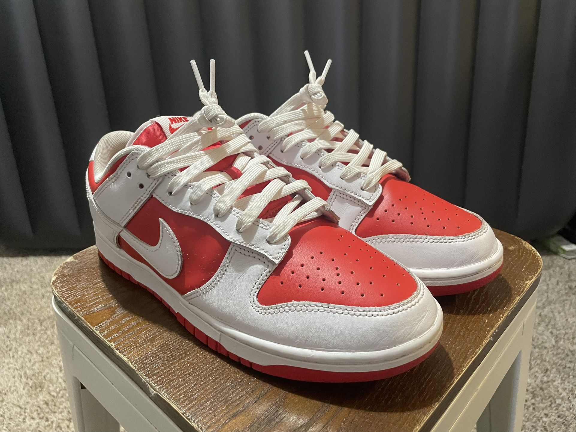 Nike Dunk Low (championship Red)size 9.5