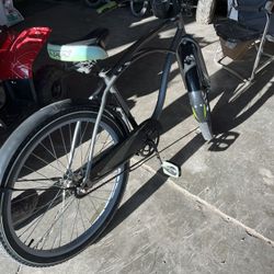 Huffy Cranbrook cruiser bike