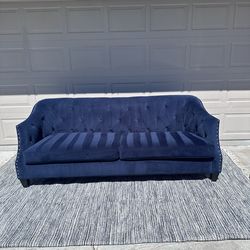 Beautiful Navy Velvet Tufted Sofa – Free Delivery