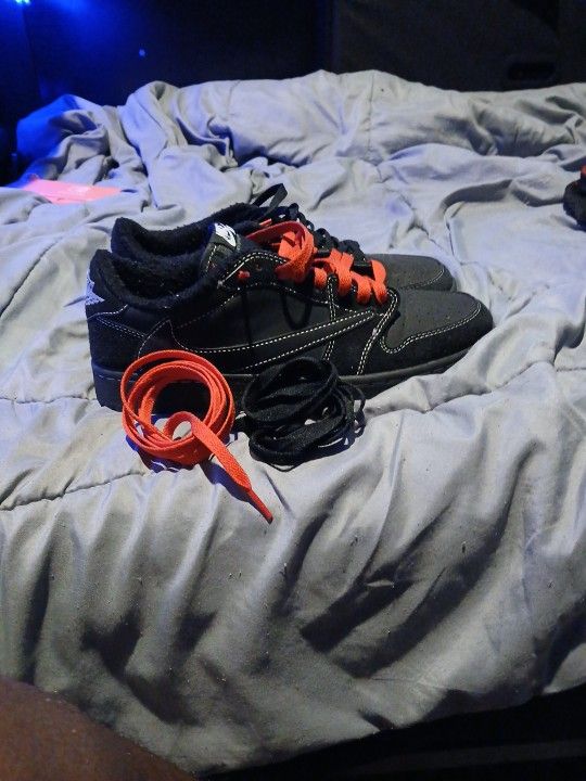 Travis Scoot X Jordan 1 Lows