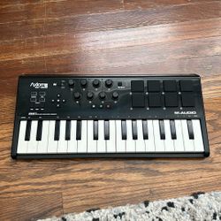 Axiom M-audio MIDI Controller