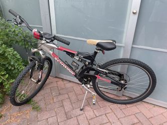 Schwinn S-25 Shimano Equipped Mountain Bike