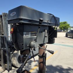 Taladro de pedestal.