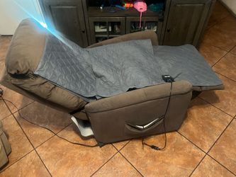 Power lift recliner