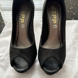 Women’s Shoe 